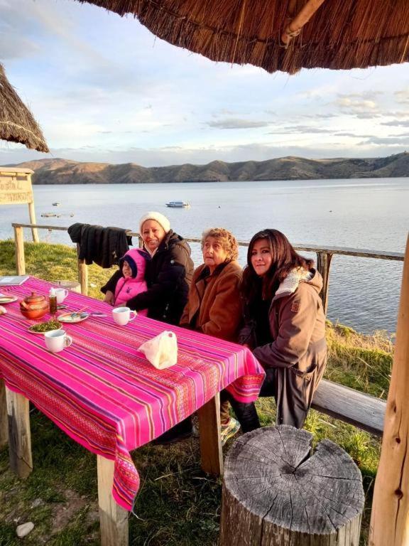 Hostal Luna Del Titikaka En Isla De La Luna Bolivia Hotel Exterior photo